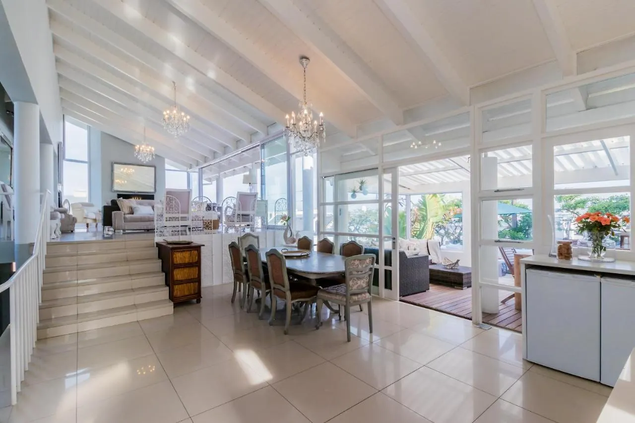 Ferienhaus White Waves Beach House Bloubergstrand