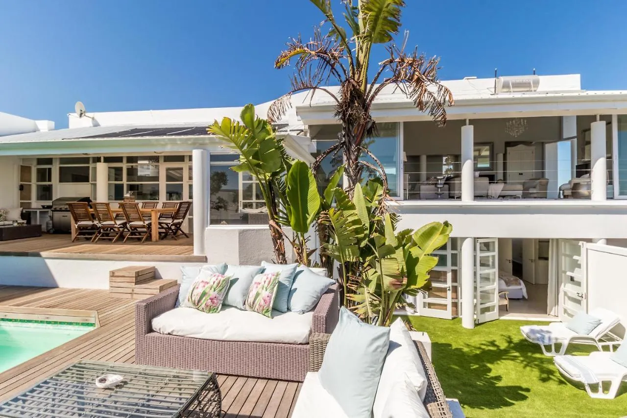 White Waves Beach House Bloubergstrand Ferienhaus
