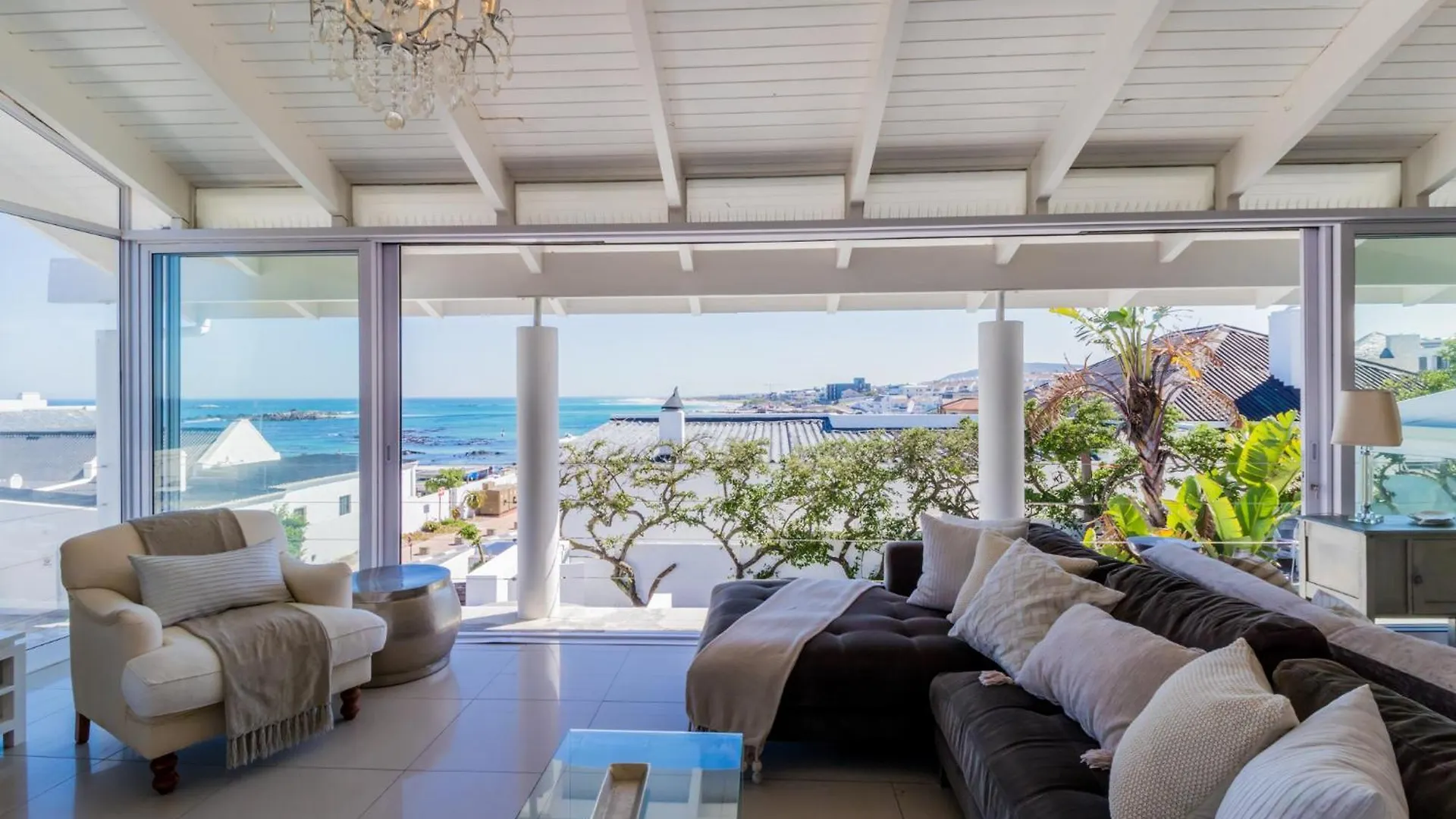 White Waves Beach House Bloubergstrand Ferienhaus