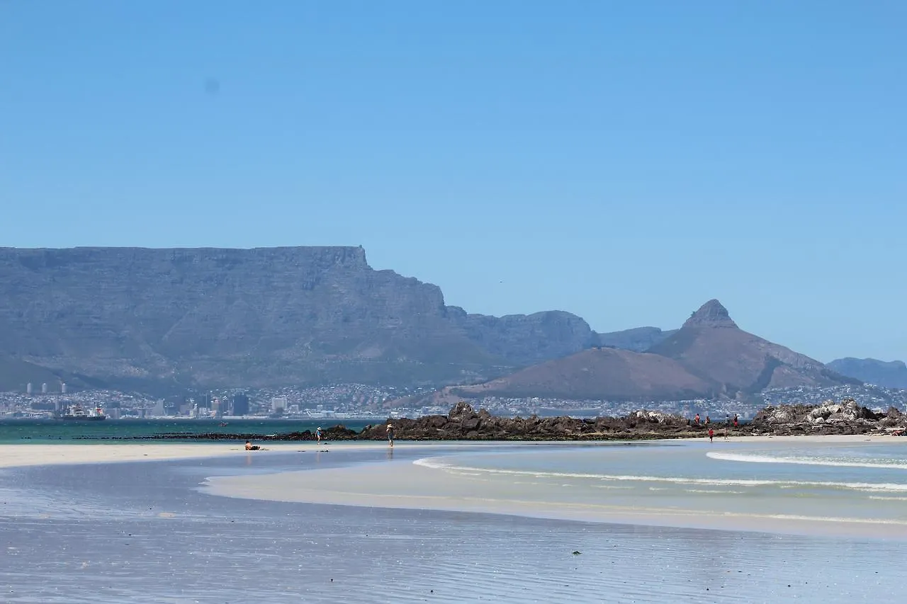 White Waves Beach House Bloubergstrand 0*,  Südafrika