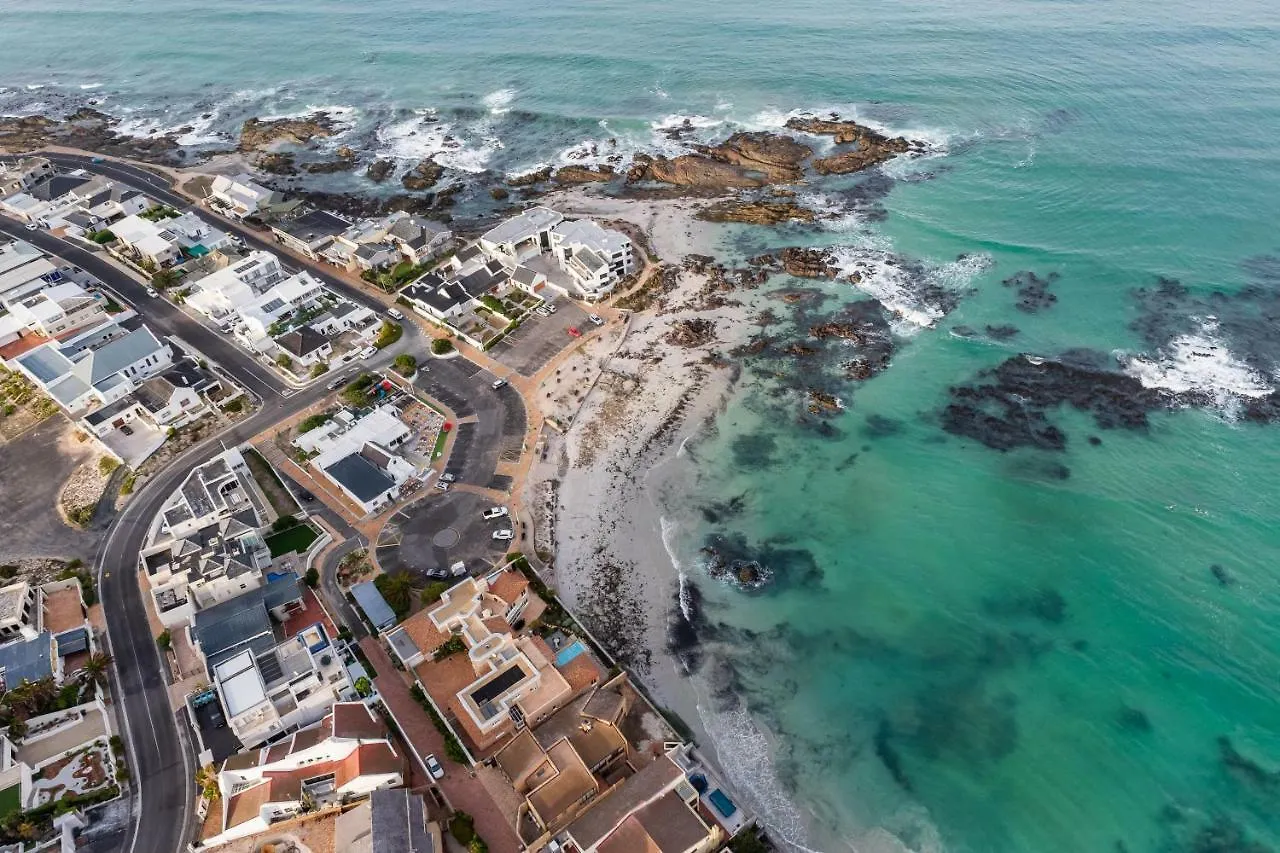 White Waves Beach House Bloubergstrand Ferienhaus